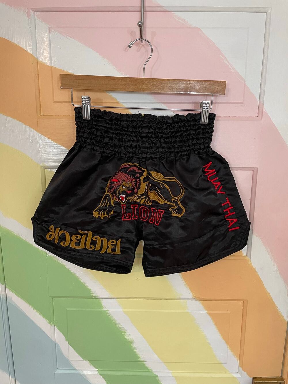 Fluory Lion Muay Thai Boxing Shorts Medium Black Gold Embroidered MMA Fight